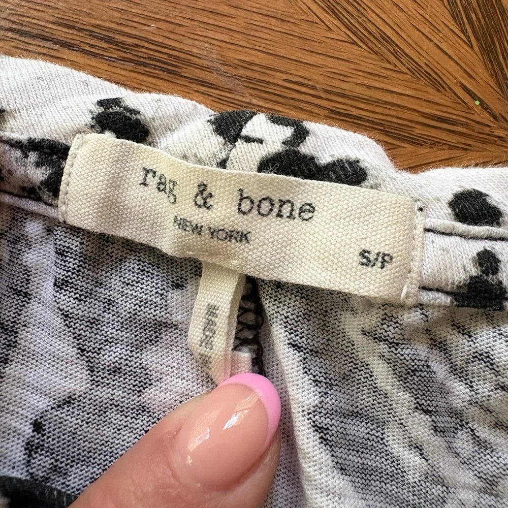 Rag and Bone Black and White Snake Print Women's Top size Small - Picture 3 of 5